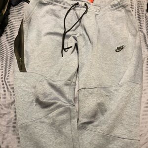 Men’s nike tech joggers